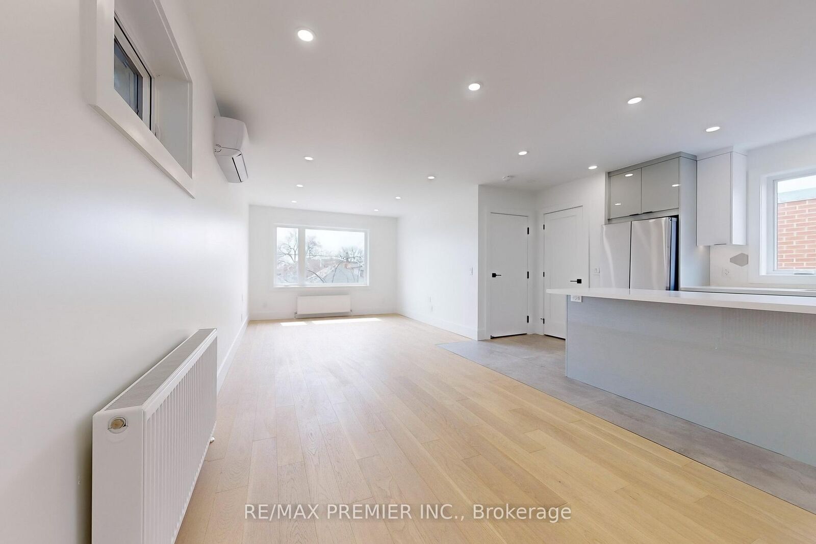 Property Photo:  148 Lambton Avenue 2 (Upper)  ON M6N 2S9 