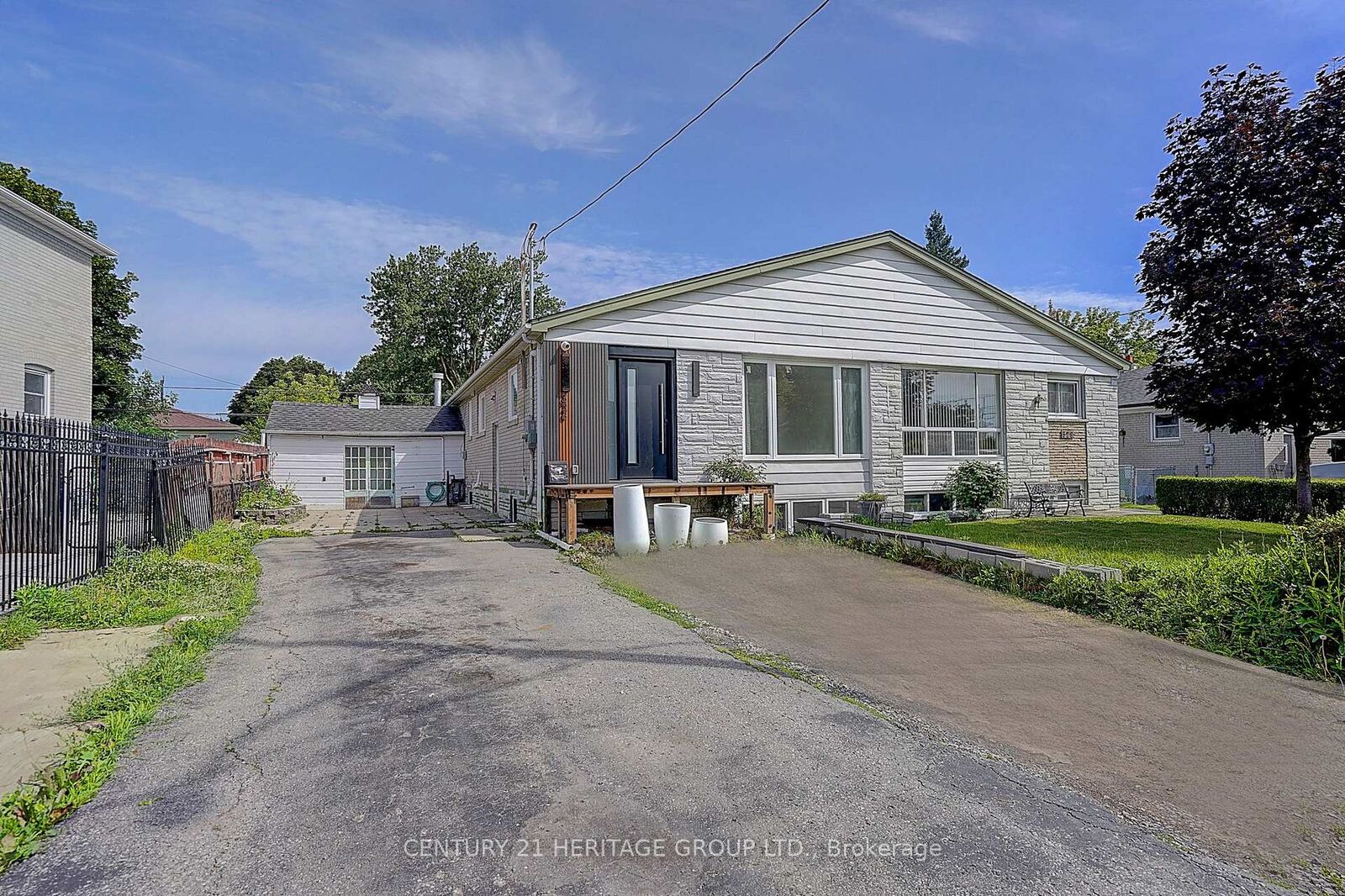 Property Photo: 326 McConvey Drive ON L4C 3K3