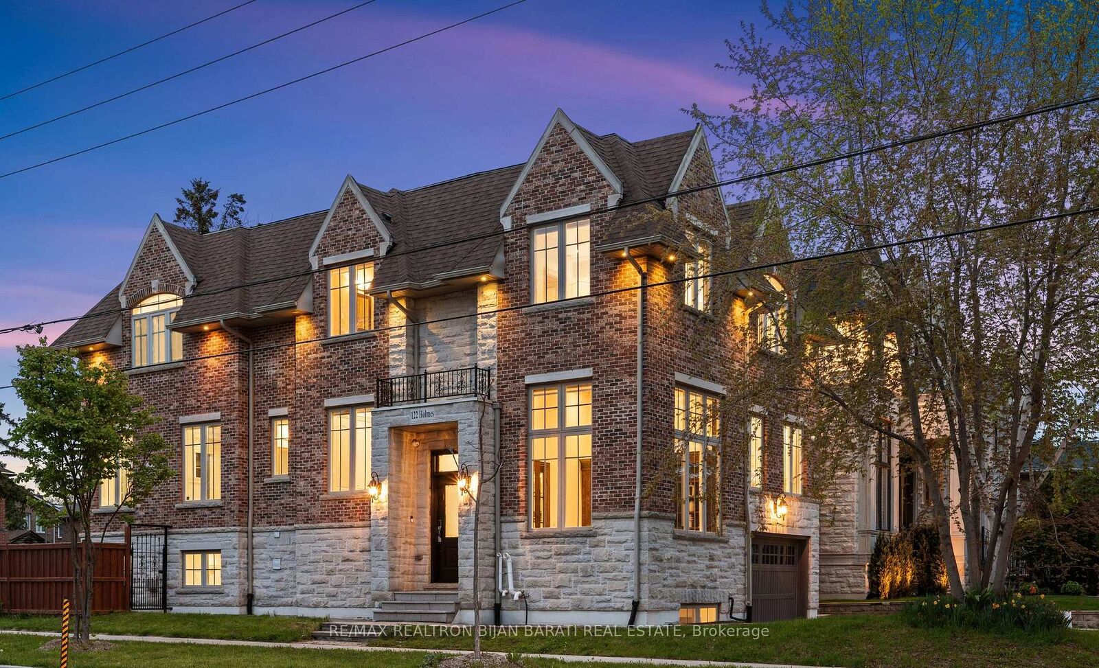 Property Photo: 122 Holmes Avenue ON M2N 4M6