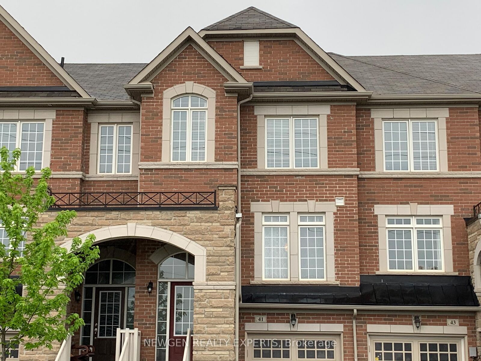 Property Photo:  41 Rockbrook Trail  ON L7A 4H8 
