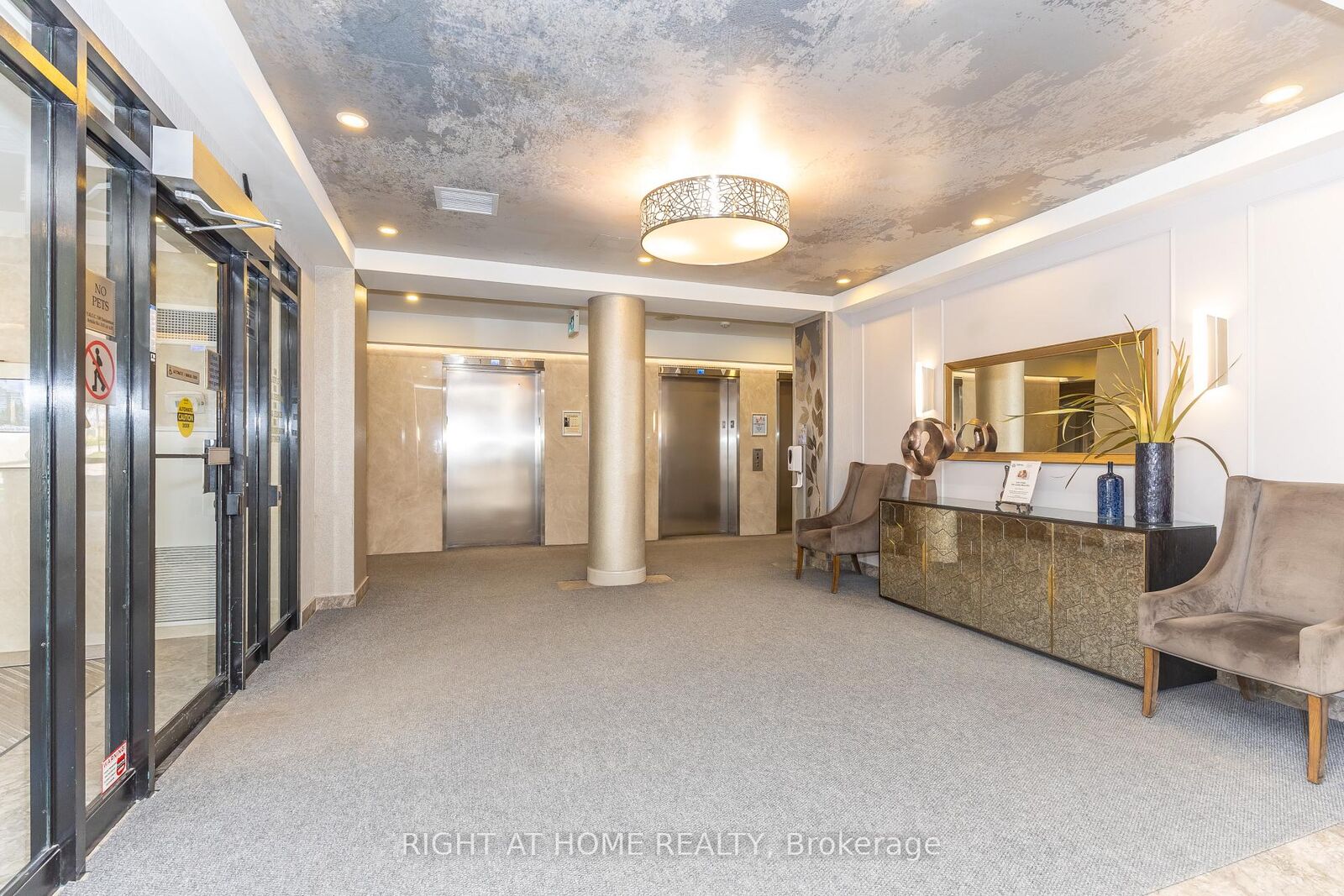 Property Photo: 120 Promenade Circle 1001 ON L4J 7W9