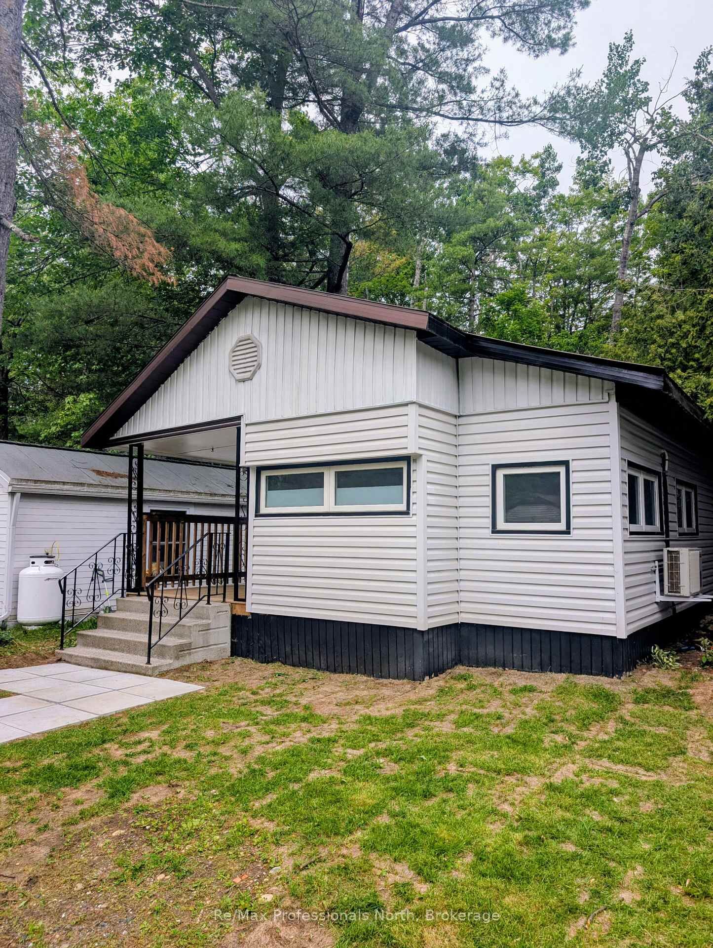 Property Photo: 1007 Racoon Road 36 ON P1P 0C5