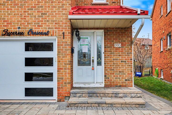 Property Photo: 993 Lucerne Crescent ON L5C 3X6