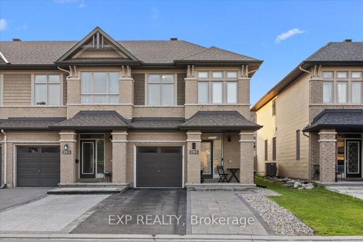 255 Shinleaf Crescent — photo 1