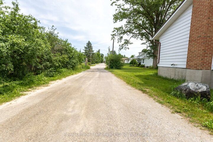 Property Photo:  66 Jane Street  ON K0M 1A0 