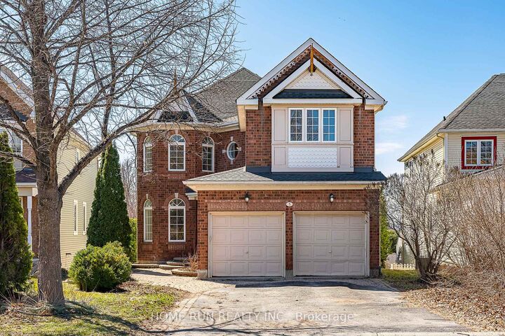 Property Photo: 5 Cheltonia Way ON K2T 1G1