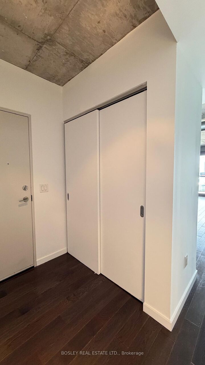 Property Photo:  32 Trolley Crescent 1209  ON M5A 0E8 