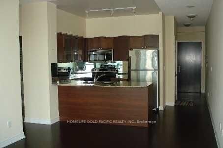 Property Photo:  761 Bay Street 3913  ON M5G 2R2 