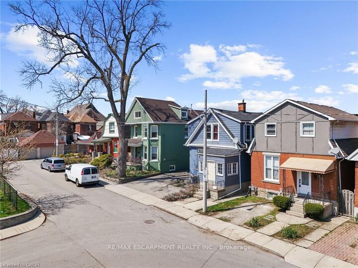 Property Photo: 11 Wright Avenue ON L8L 2T5