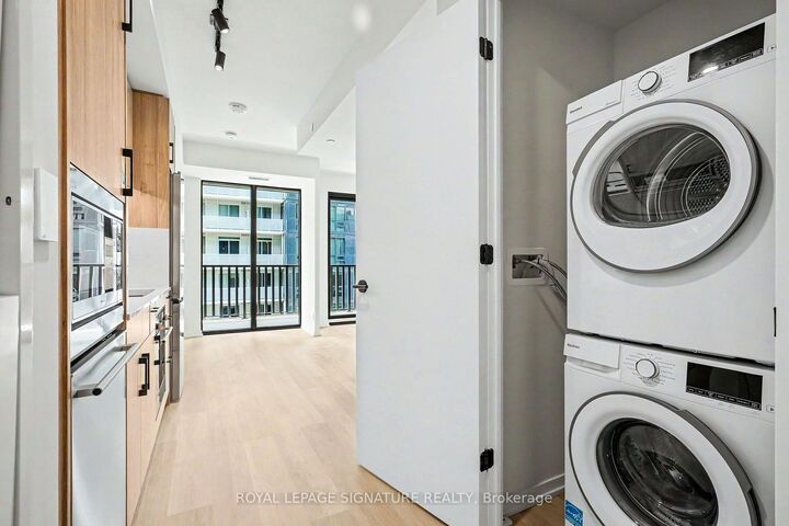 Property Photo:  109 Erskine Avenue 1610  ON M4P 0G6 