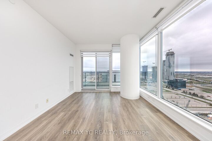 Property Photo:  5 Buttermill Avenue 2709  ON L4K 0J5 