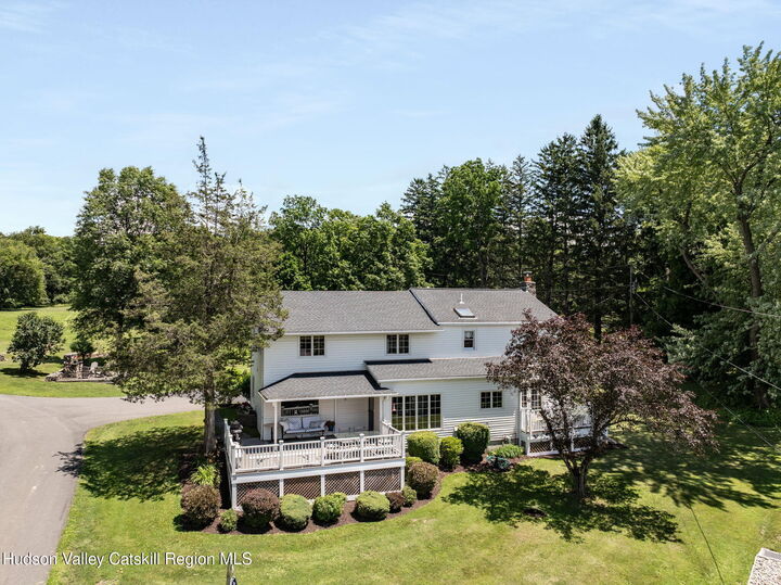 Property Photo:  16 Carriage House  NY 12414 