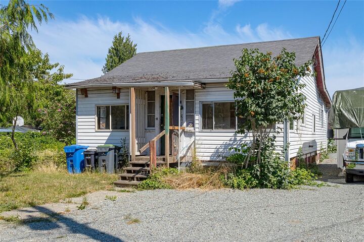 675 Powell St — photo 1