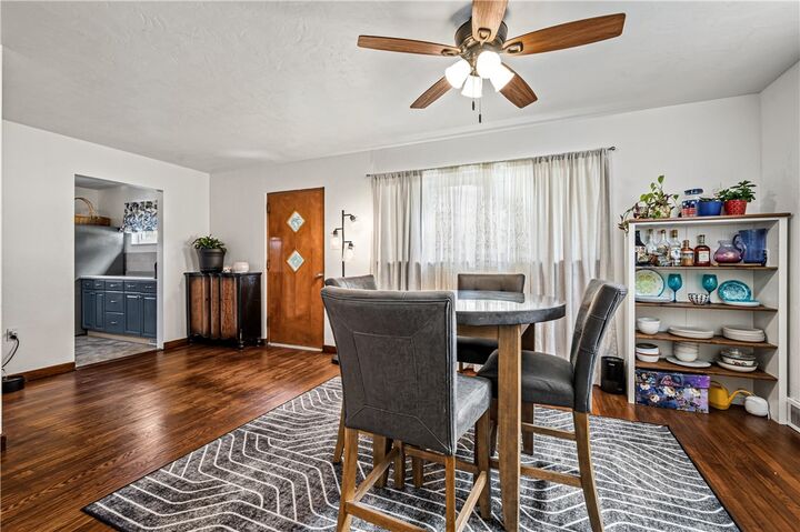 Property Photo:  41 1/2 Ehle Ave  PA 15108 