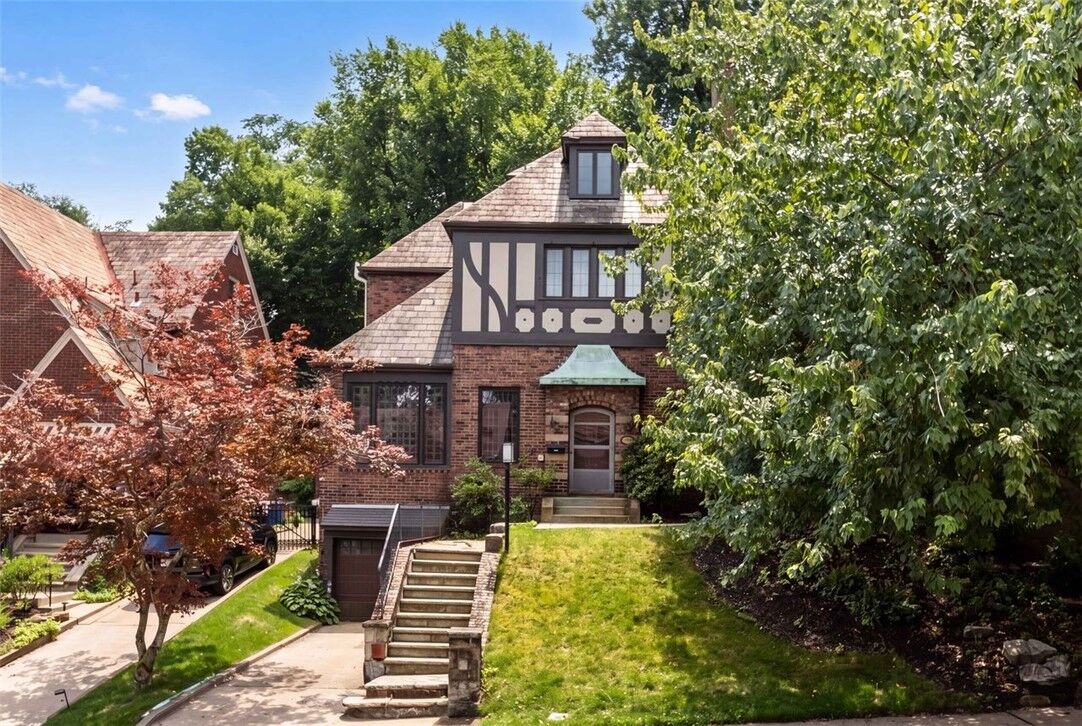 Property Photo:  5450 Fair Oaks Street  PA 15217 