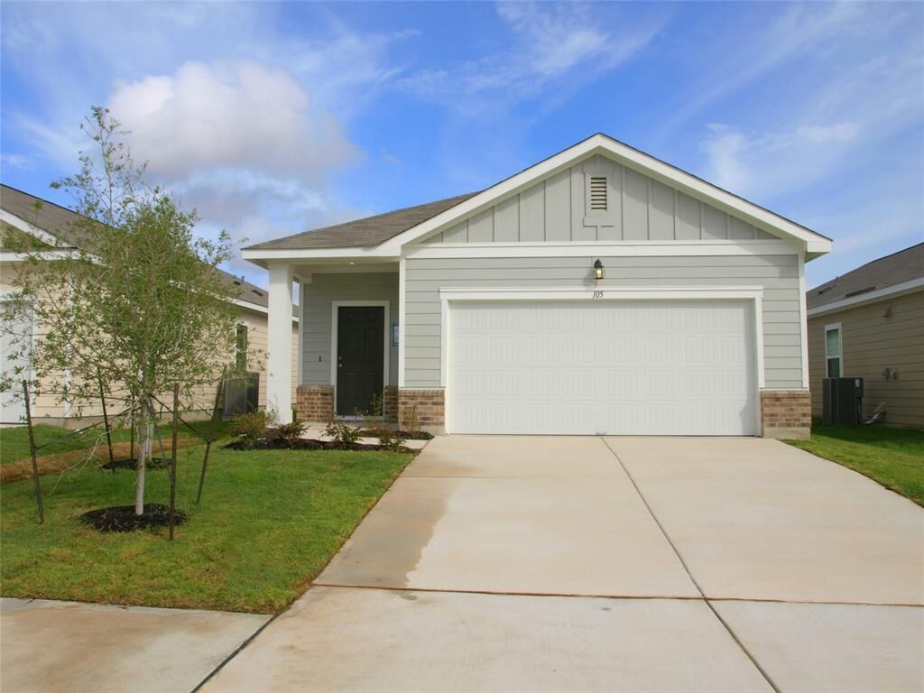 Property Photo:  105 Mouflon Road  TX 78634 