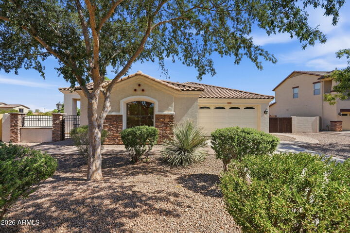 Property Photo:  1228 E Arrowhead Trail  AZ 85297 