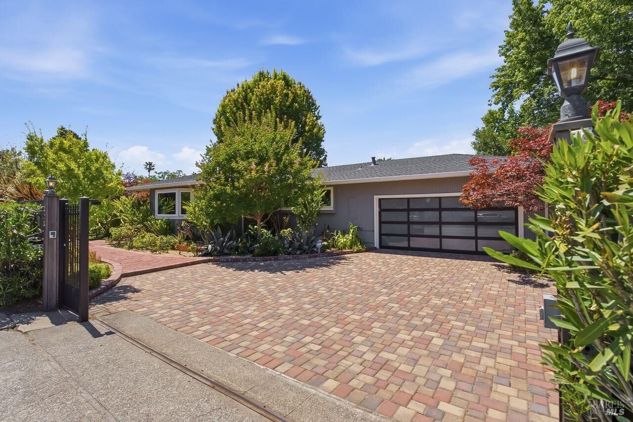Property Photo:  325 Point San Pedro Road  CA 94901 