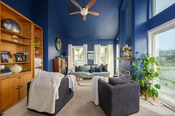 Property Photo: 33150 4 Avenue 304 BC V2V 7A3