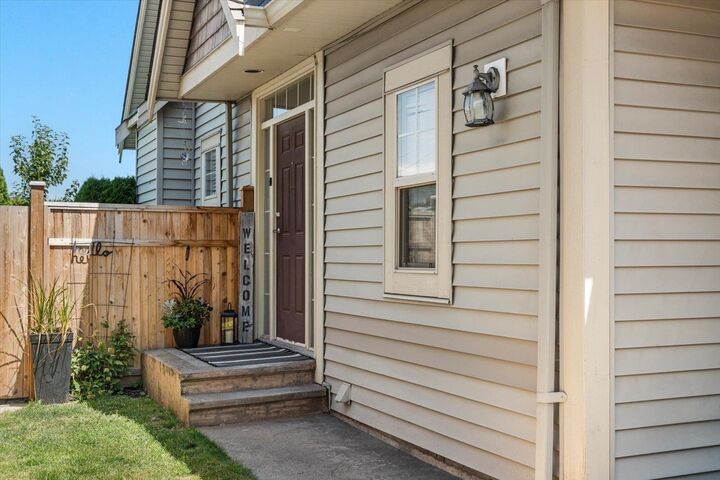 Property Photo: 45377 South Sumas Road 5 BC V2R 1R8