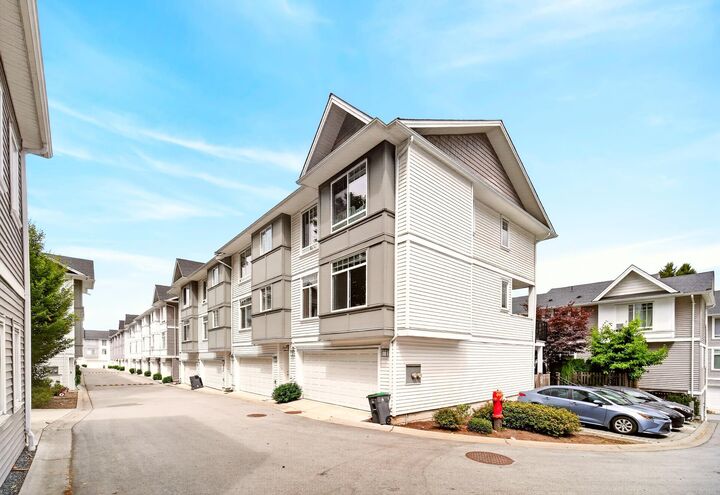 Property Photo: 11267 133 Street 68 BC V3R 0E3