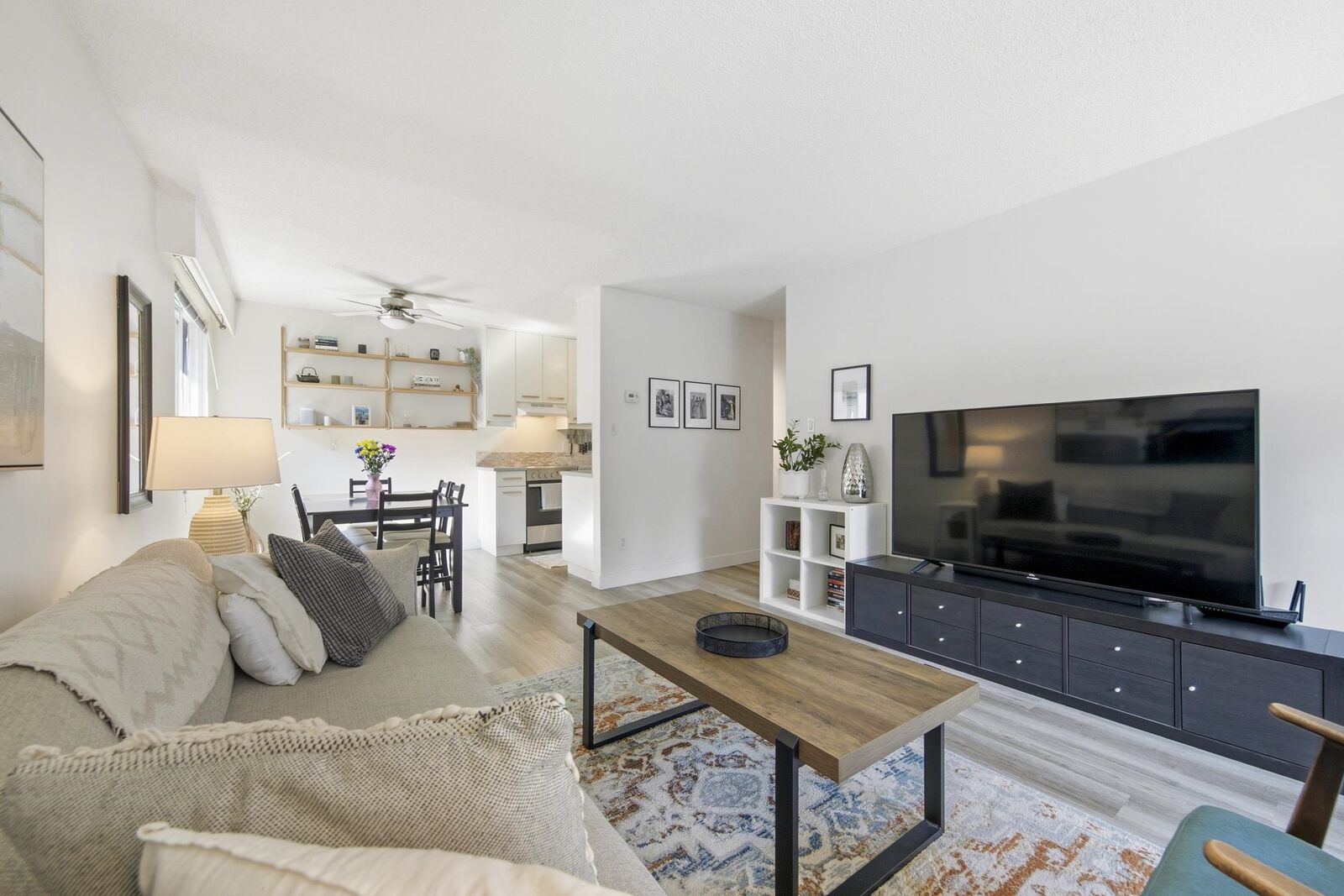 Property Photo: 270 W 3rd Street 203 BC V7M 1G1