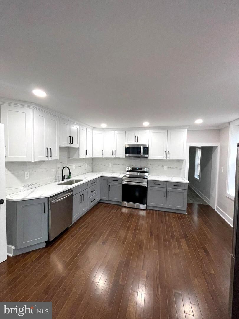 Property Photo: 2517 E Somerset Street PA 19134