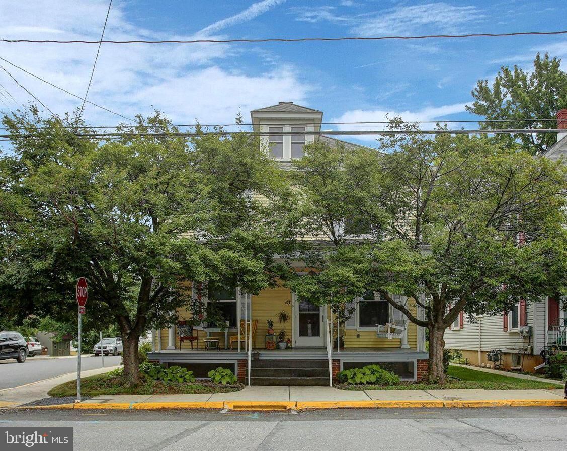 Property Photo:  63 Linden Avenue N  PA 17225 