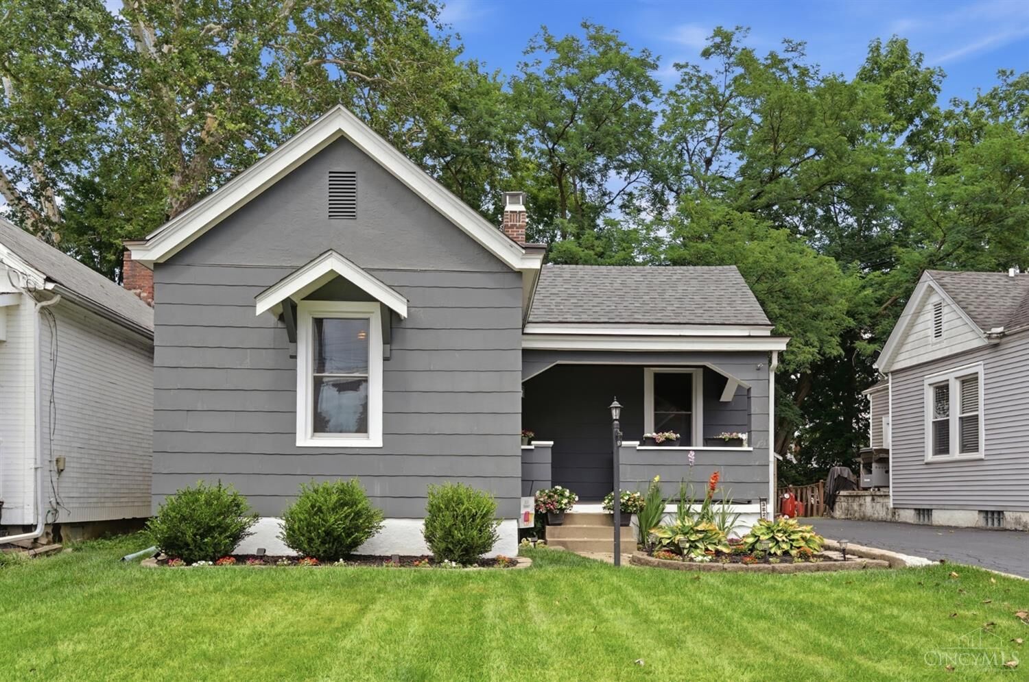Property Photo: 3826 Watterson Road OH 45227