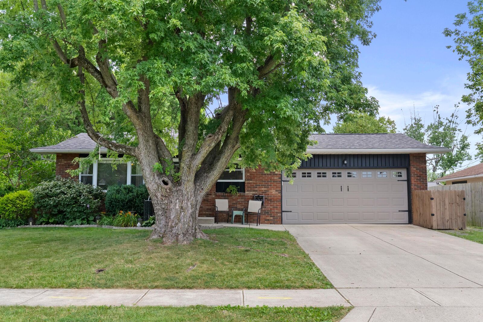Property Photo: 4134 Gladman Avenue OH 43123