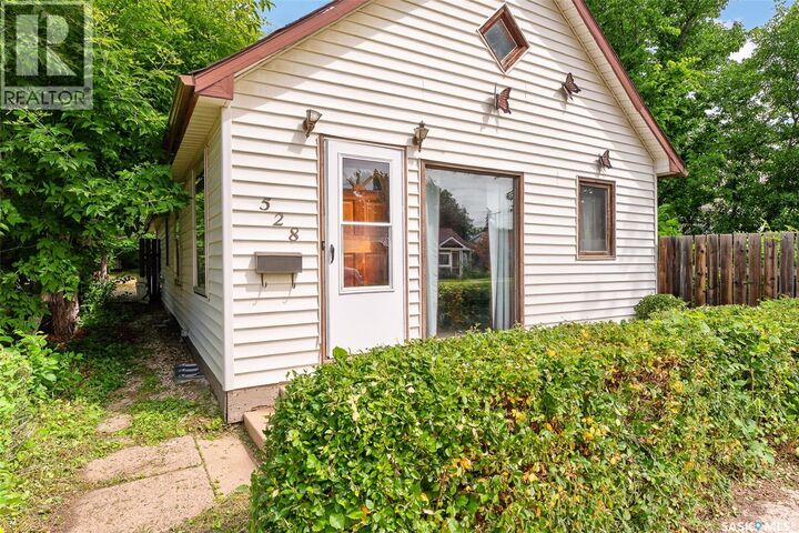 Property Photo: 528 Ominica Street E SK S6H 0H3