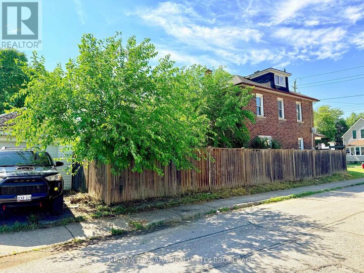 Property Photo: 93 State Street ON L3B 4K6