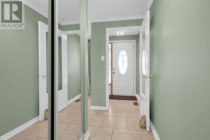 Property Photo: 7954 Decarie Drive ON K1C 2C3