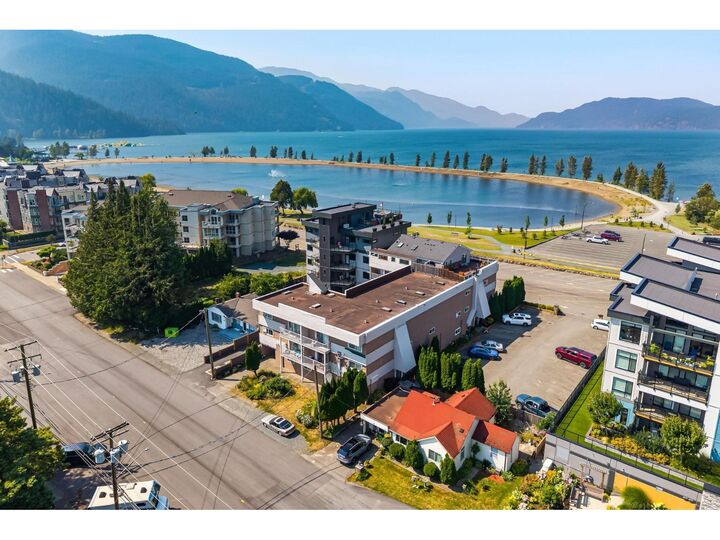 Property Photo:  450 Esplanade Avenue 20  BC V0M 1K0 