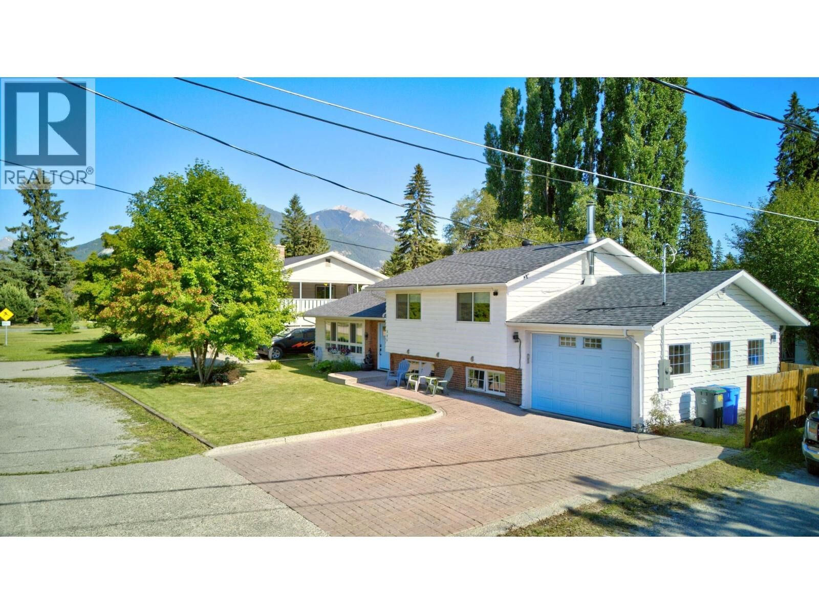 Property Photo: 506 5th Street BC V0A 1H0