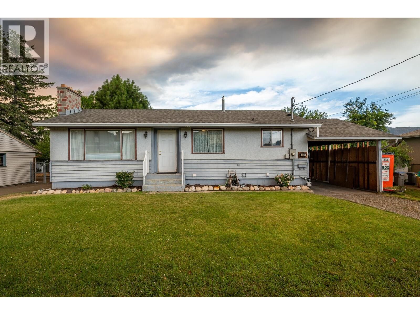 Property Photo: 229 Nelson Avenue BC V2B 1M4