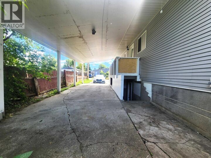 Property Photo: 2211 Oak Street BC V2L 1Z9