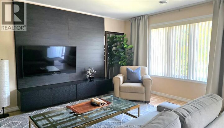 Property Photo: 1805 Northway 3 ON N9B 3M1