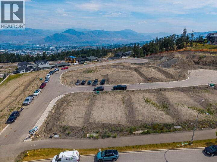 Property Photo:  1600 Aberdeen Drive 117  BC V1S 0C6 