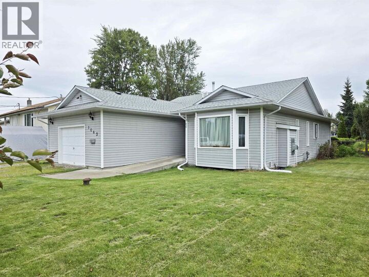 1062 Mountain Ash Road — photo 1