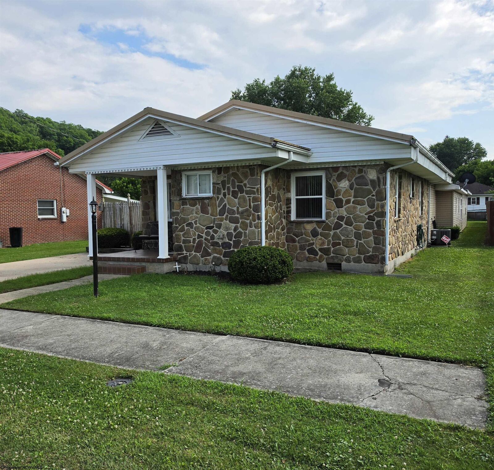 Property Photo:  112 Sixteenth Street  WV 26241 