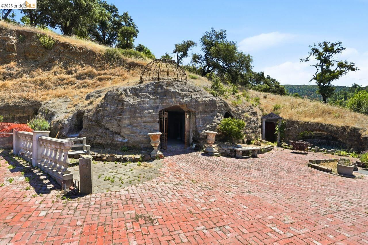 Property Photo:
