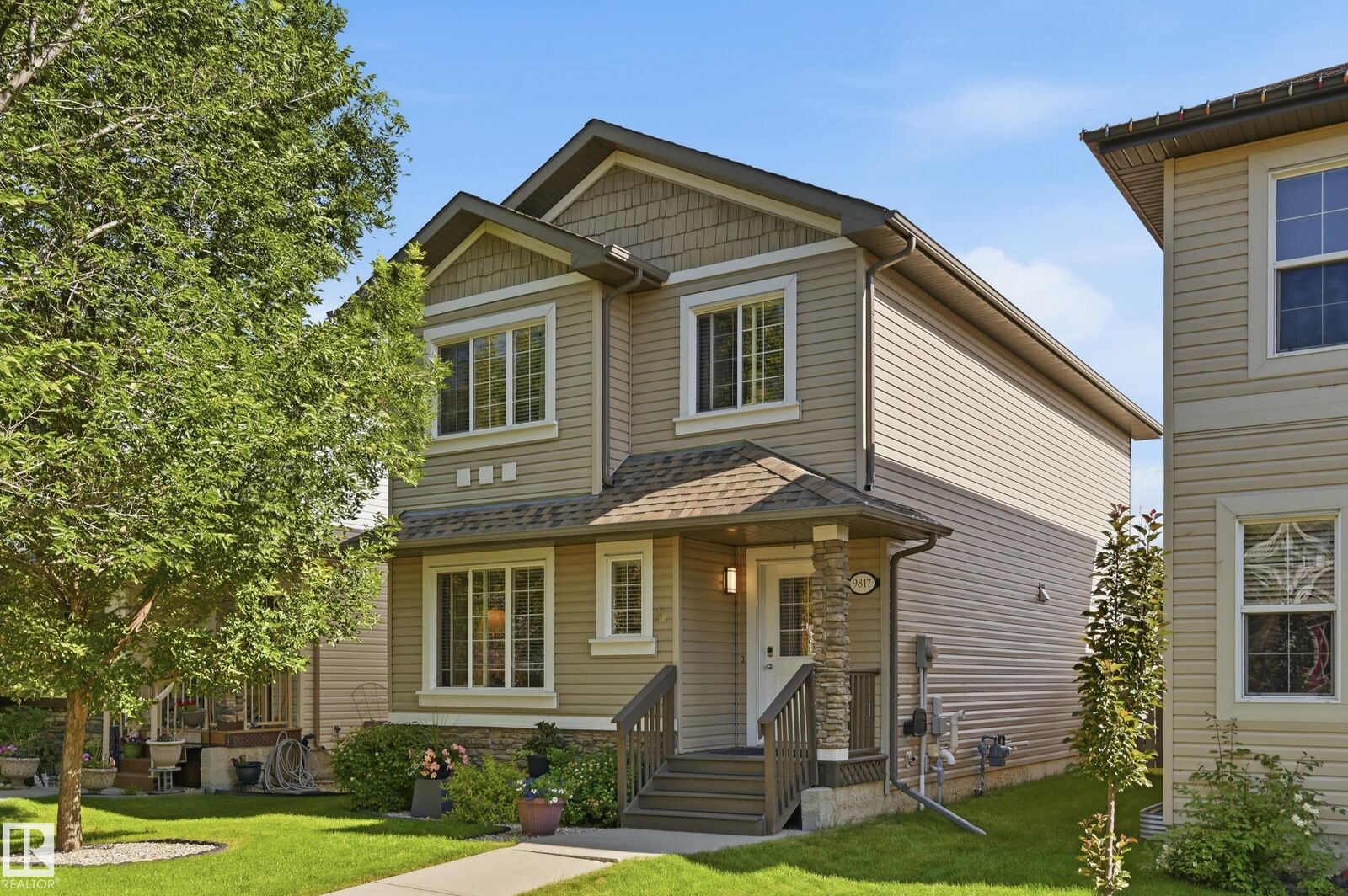 Property Photo: 9817 104 Avenue AB T8R 0C2