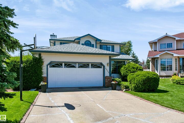 Property Photo:  4444 30 Street NW  AB T6T 1H1 