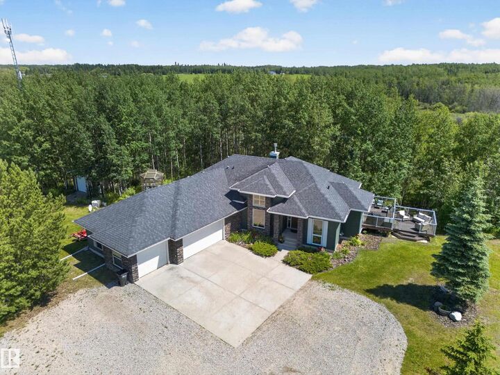 Property Photo:  52109 Rge Road 224 229  AB T8C 1B6 
