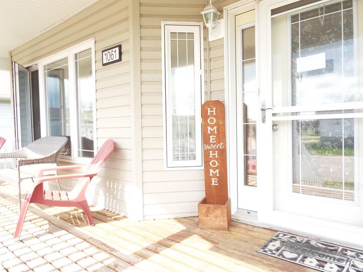 Property Photo: 1061 Aspen Drive AB T9E 8R1