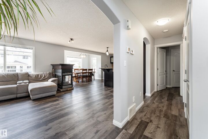 Property Photo:  65 Wedgewood Crescent  AB T8L 4S3 