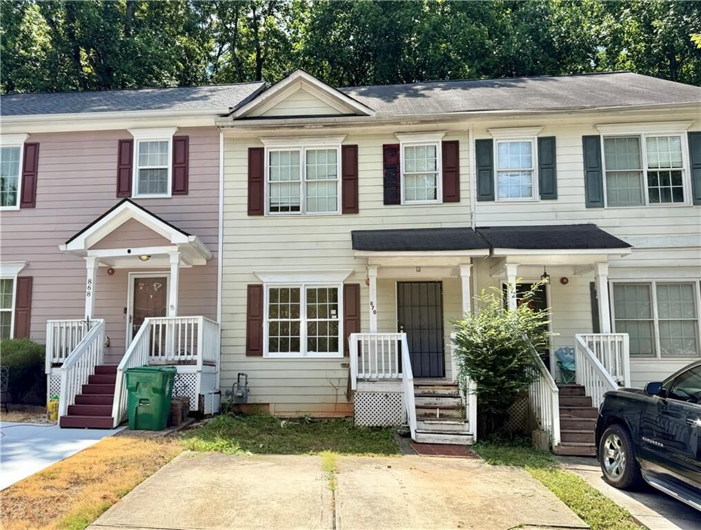 Property Photo: 870 Glynn Oaks Drive GA 30021