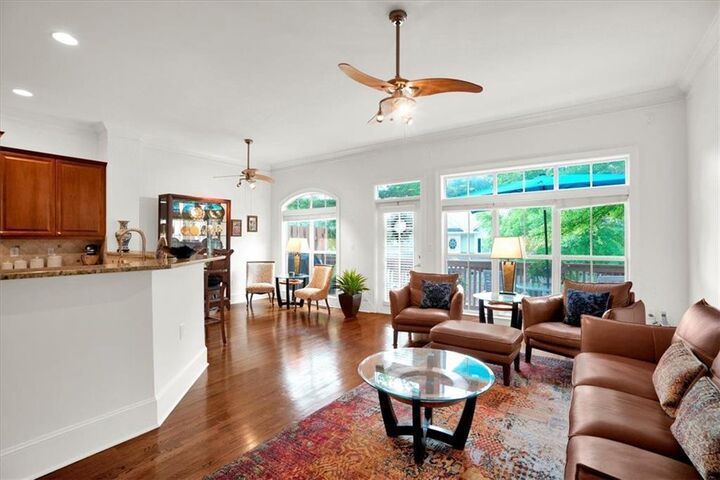 Property Photo:  5464 Glenridge View NE  GA 30342 