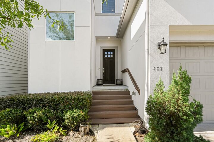 Property Photo:  407 Yale Oaks Lane  TX 77091 